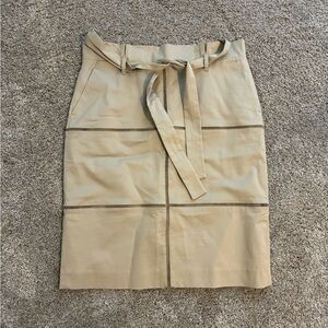 Like new Banana Republic Beige Belted Pencil Skirt